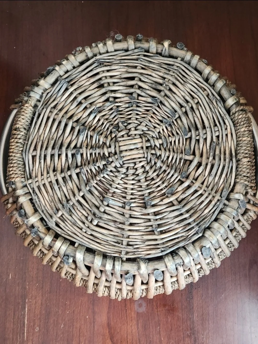 Large Round Rattan Wicker Table Basket with Metal Handles 15